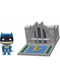Pop! Town: Batman With The... 2